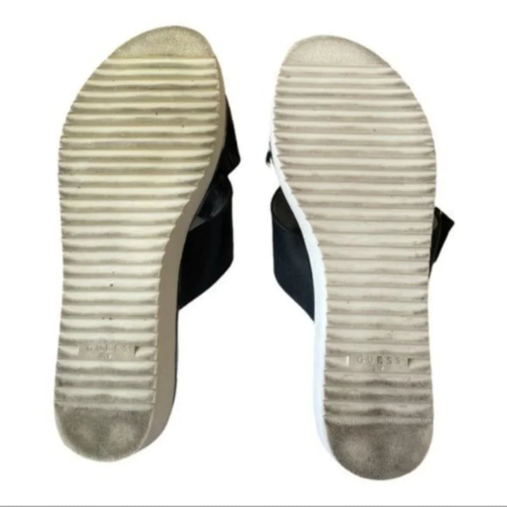GUESS Women's Slip-on Deana Black, Sliver & White Leather Buckel Sandel Sz 9.5